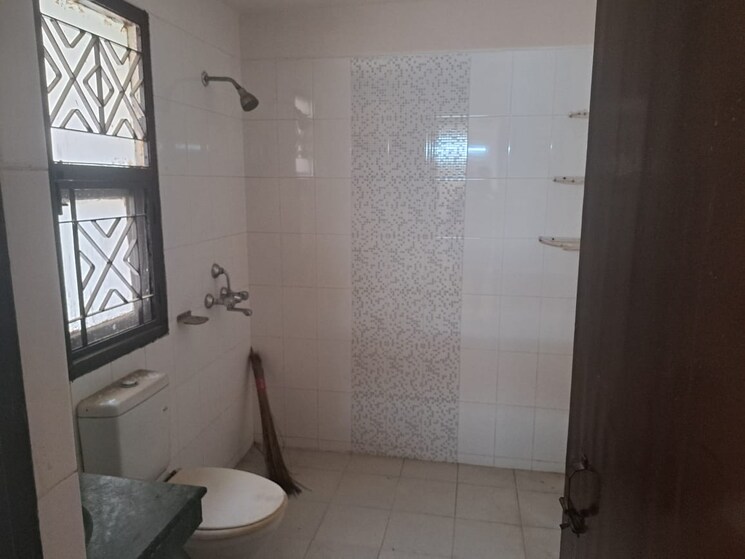 Bathroom, shiv-sai-ozone-park 2 Bedroom 1500 Sq.Ft. Apartment In Sector 86 Faridabad 9005339