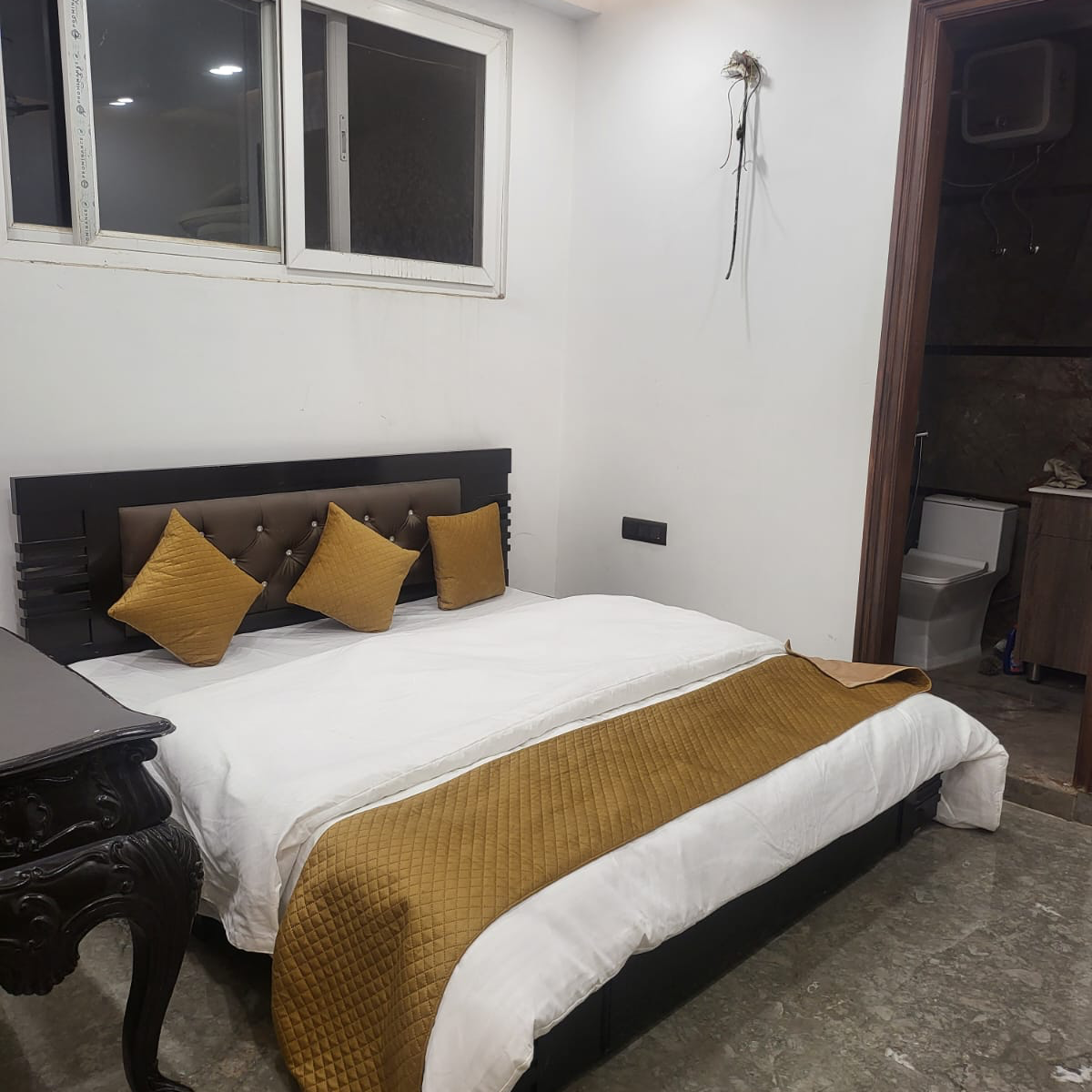 3 BHK Builder Floor For Rent in DLF The Royalton Tower