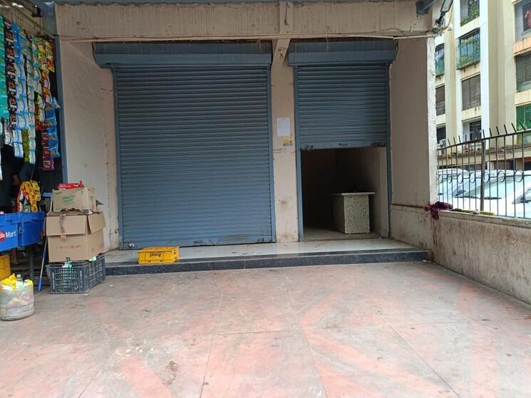 Room, evershine-city Commercial Shop 500 Sq.Ft. In Vasai East Palghar 9005458