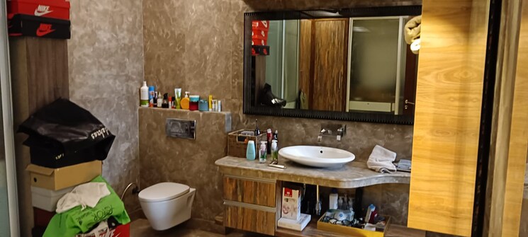 Bathroom, mahagun-moderne 3 Bedroom 1435 Sq.Ft. Apartment In Sector 78 Noida 9005452