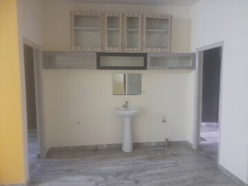 Room in 2 BHK Builder Floor at Nri Layout – for Rent