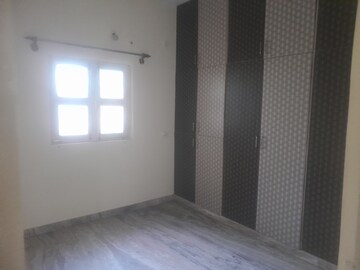 Room in 2 BHK Builder Floor at Nri Layout – for Rent