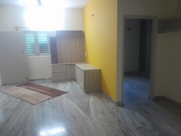 Room in 2 BHK Builder Floor at Nri Layout – for Rent
