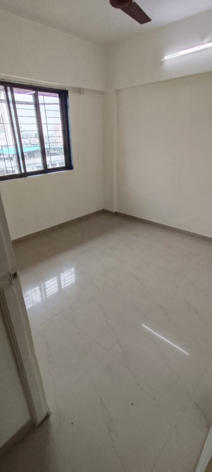 Room, new-vegas-plaza 1 Bedroom 400 Sq.Ft. Apartment In Owale Thane 9005494
