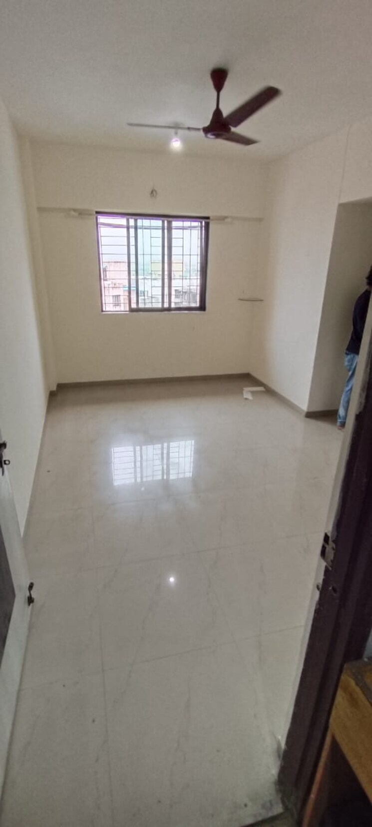 Room, new-vegas-plaza 1 Bedroom 400 Sq.Ft. Apartment In Owale Thane 9005494