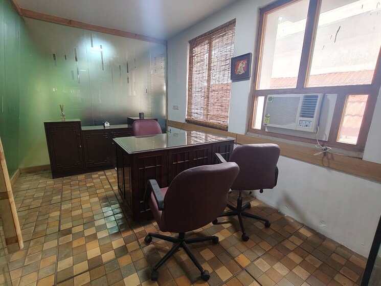 Team Area, nungambakkam Commercial Office Space in IT/SEZ 4300 Sq.Ft. In Nungambakkam Chennai 9005507