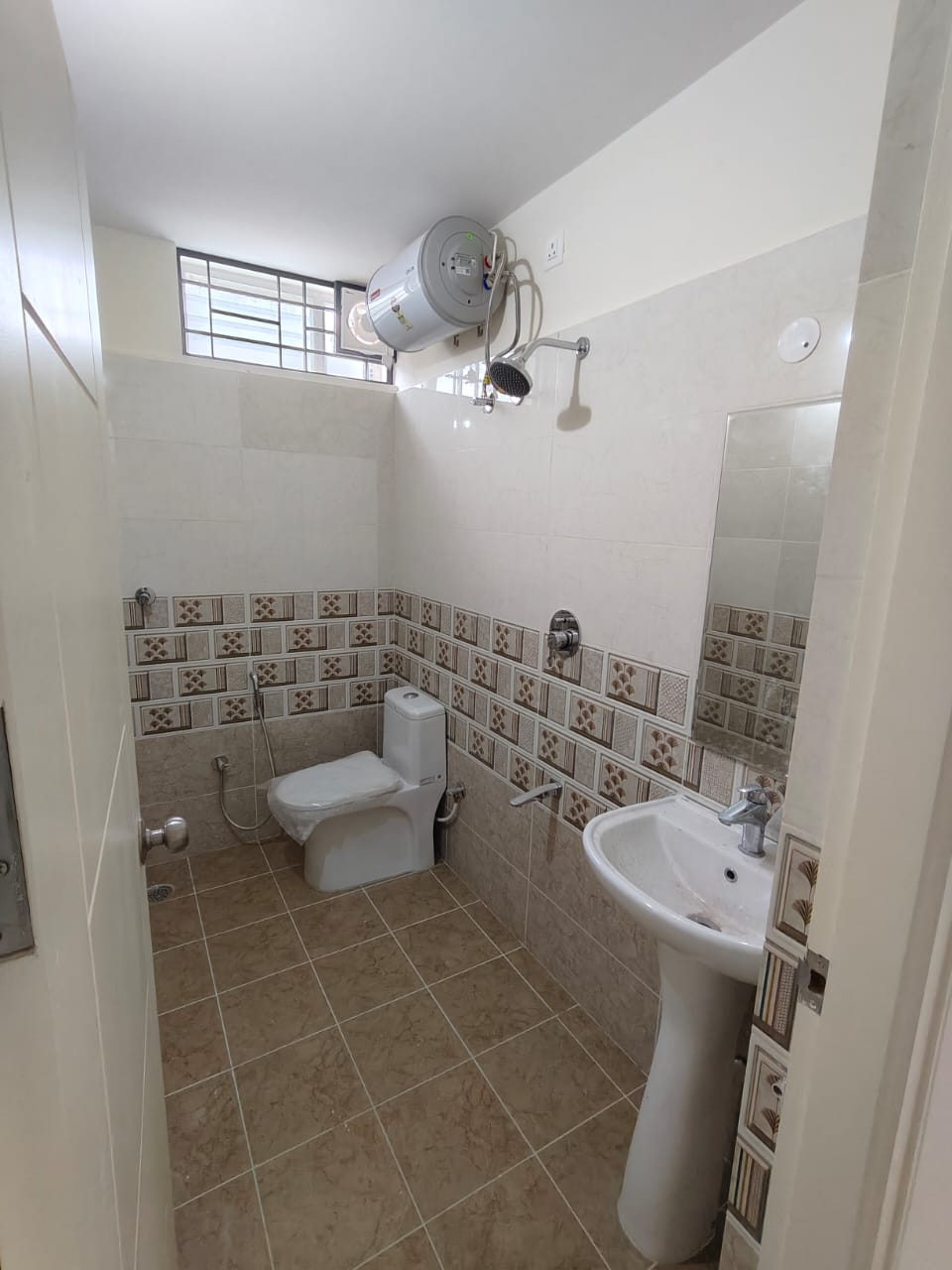 2 BHK Builder Floor For Rent in Ln Prapertey 