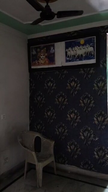 Furnished Amenities in 2 BHK Builder Floor at Vaishali Sector 14 – for Sale
