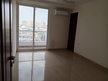 Room in 4 BHK Apartment at EWS Apartment, Sector 52 – for Rent