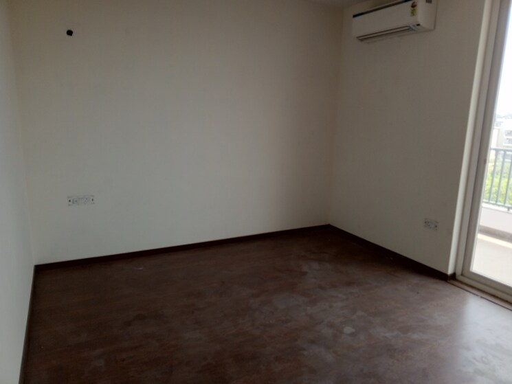 Room, ews-apartment 4 Bedroom 2400 Sq.Ft. Apartment In Sector 52 Gurgaon 9005536
