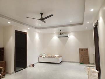 Furnished Amenities in 4 BHK Apartment at EWS Apartment, Sector 52 – for Rent