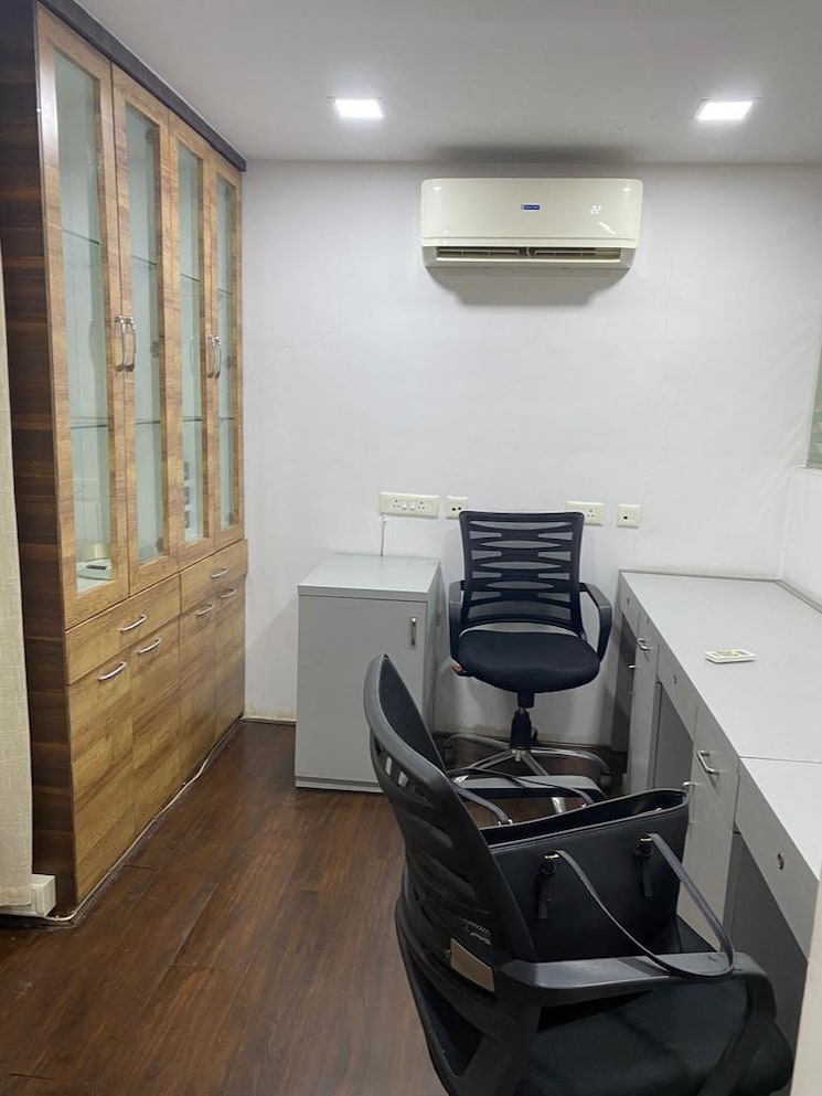 Team Area, lower parel west Commercial Office Space 2800 Sq.Ft. In Lower Parel West Mumbai 9005527