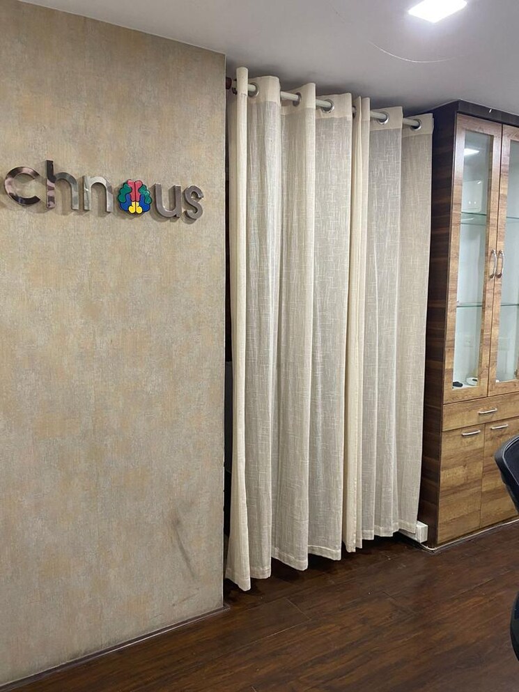 undefined, lower parel west Commercial Office Space 2800 Sq.Ft. In Lower Parel West Mumbai 9005527