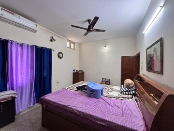 Bedroom in 4 BHK Apartment at Indiranagar – for Rent