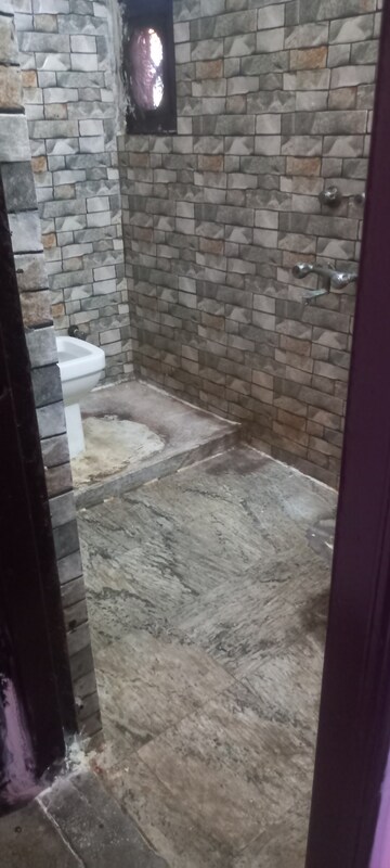 Attached Bathroom in 1.5 BHK Apartment at Ip Extension – for Rent