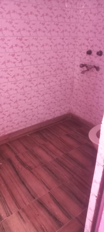 Bathroom in 1.5 BHK Apartment at Ip Extension – for Rent