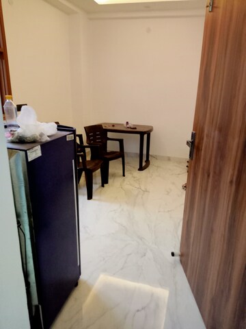 Furnished Amenities in 1 BHK Builder Floor at Neb Sarai – for Rent