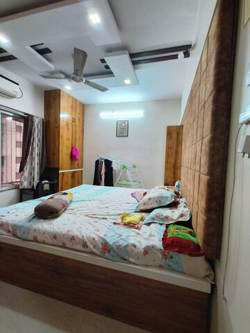 Bedroom in 2.5 BHK Apartment at Ghatkopar Gateway, Ghatkopar East – for Rent