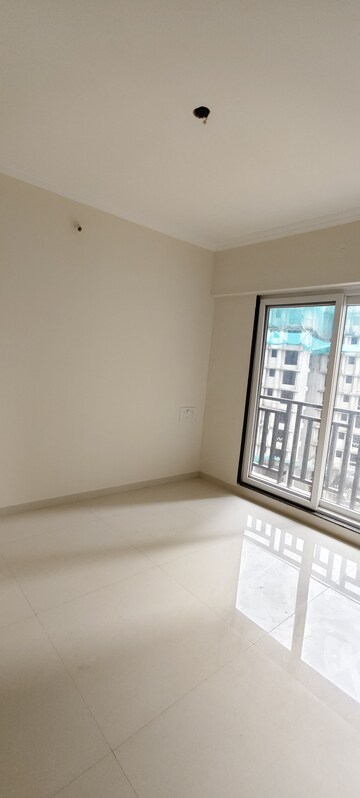 Room in 1 BHK Apartment at Raunak Bliss, Ghodbunder Road – for Rent