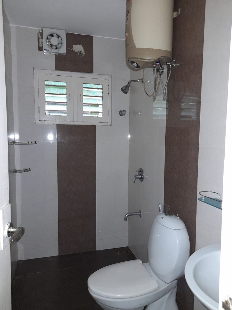 Bathroom, indiranagar 1 Bedroom 700 Sq.Ft. Builder Floor In Indiranagar Bangalore 9005437