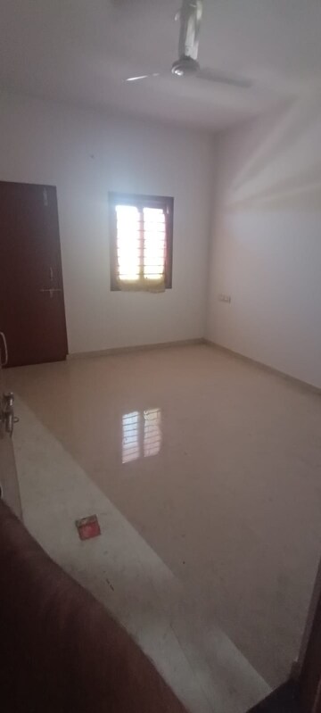 Room in 3 BHK Villa at Sanand – for Rent