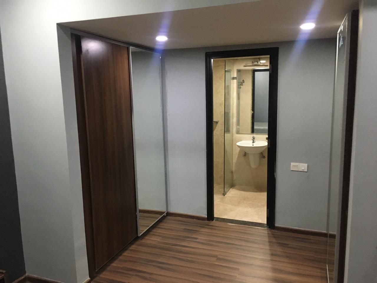 4 BHK + Pooja Room 3670 Sq.Ft. Apartment in Golf Edge