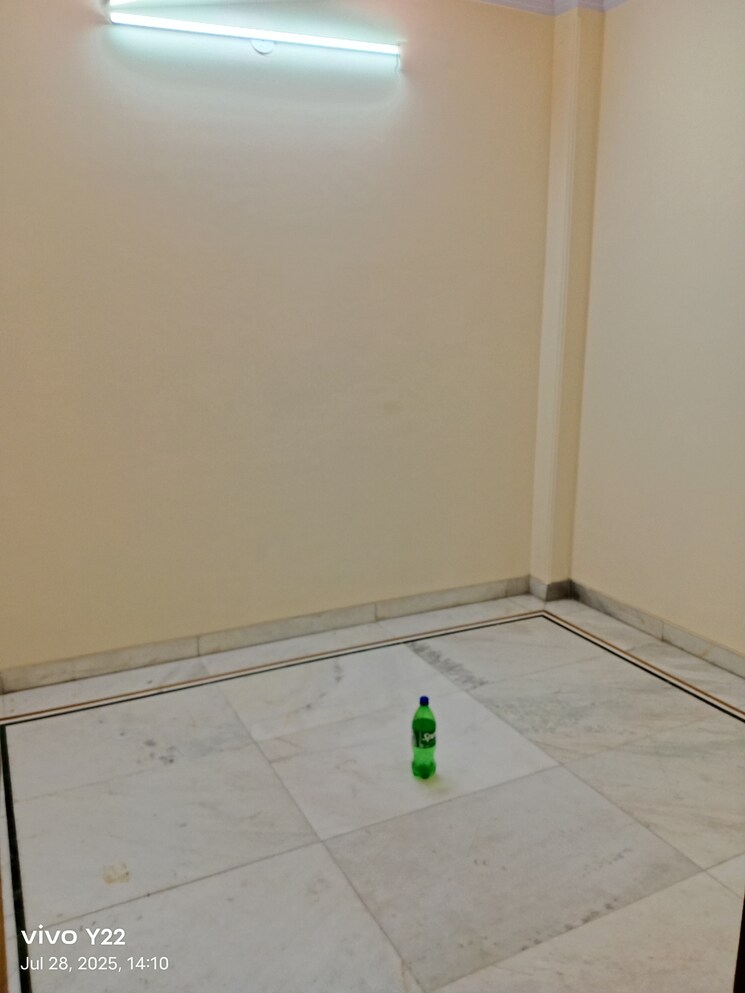 Room, laxmi nagar 3 Bedroom 1000 Sq.Ft. Builder Floor In Laxmi Nagar Delhi 9005647