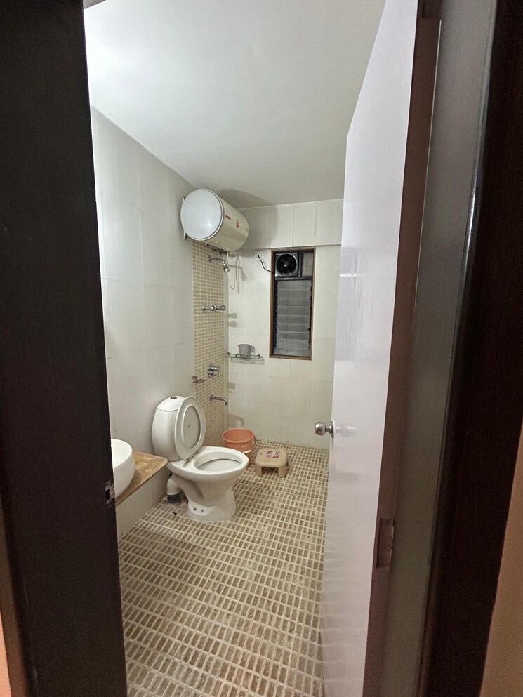 Bathroom, prakriti-society 2 Bedroom 1000 Sq.Ft. Apartment In Baner Pune 9005679