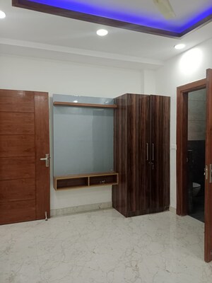 Room in 2 BHK Builder Floor at RPS Palm Drive, Sector 88 – for Sale