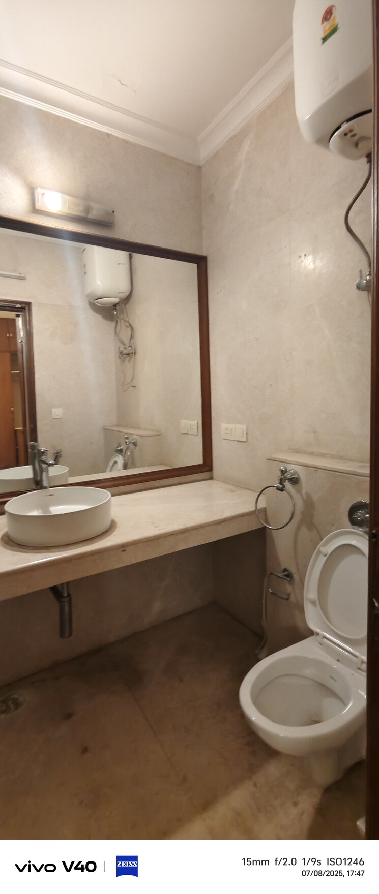 Bathroom, defence colony 3 Bedroom 2000 Sq.Ft. Builder Floor In Defence Colony Delhi 9005700