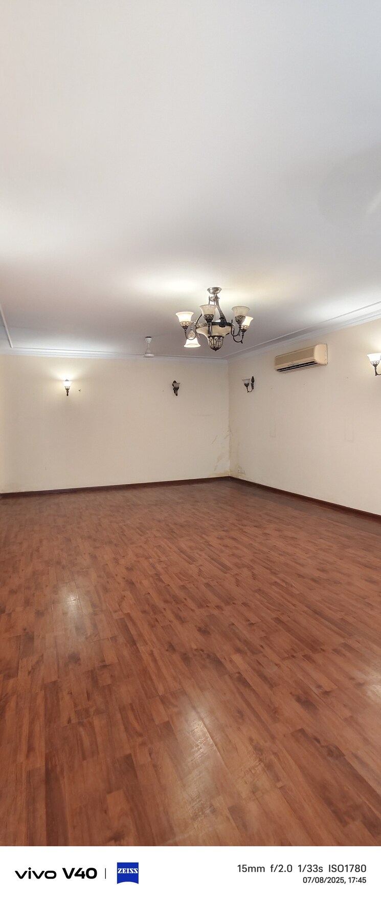 Room, defence colony 3 Bedroom 2000 Sq.Ft. Builder Floor In Defence Colony Delhi 9005700