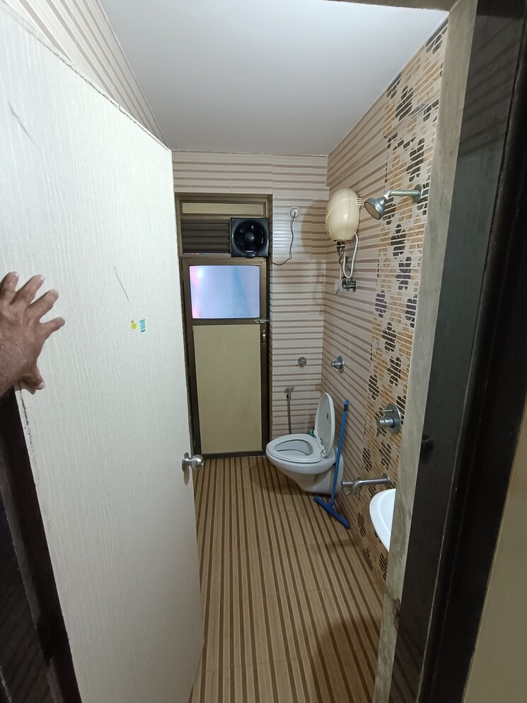 Bathroom, om-prabhu-manohar-chs 2 Bedroom 1200 Sq.Ft. Apartment In Seawoods Sector 50 Navi Mumbai 9005687