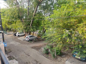 Plot Area in 2 BHK Builder Floor at Kotra Sultanabad – for Sale