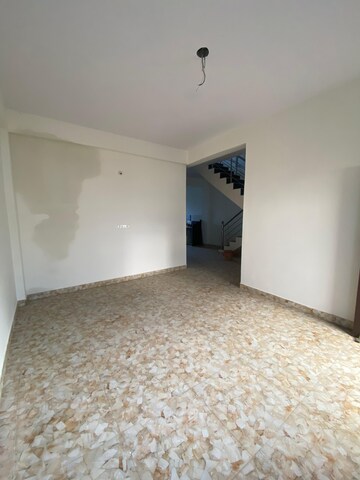 Room in 3 BHK Independent House at Kolar Road – for Sale