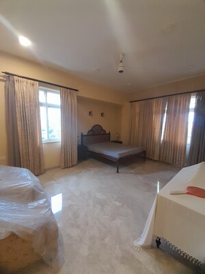 Furnished Amenities in 5 BHK Apartment at Aundh – for Sale