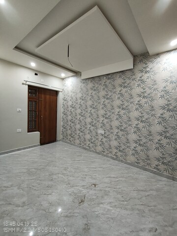 Room in 3 BHK Independent House at Jankipuram – for Sale