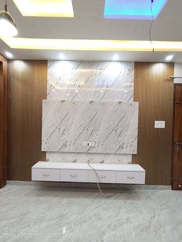 Bedroom in 3 BHK Independent House at Jankipuram – for Sale