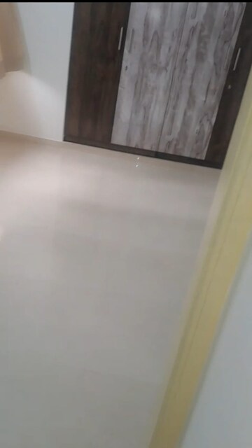 Room in 2.5 BHK Apartment at Neelkanth Palms Phase 2, Thane West – for Rent