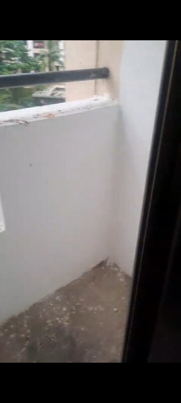 Room in 2.5 BHK Apartment at Neelkanth Palms Phase 2, Thane West – for Rent