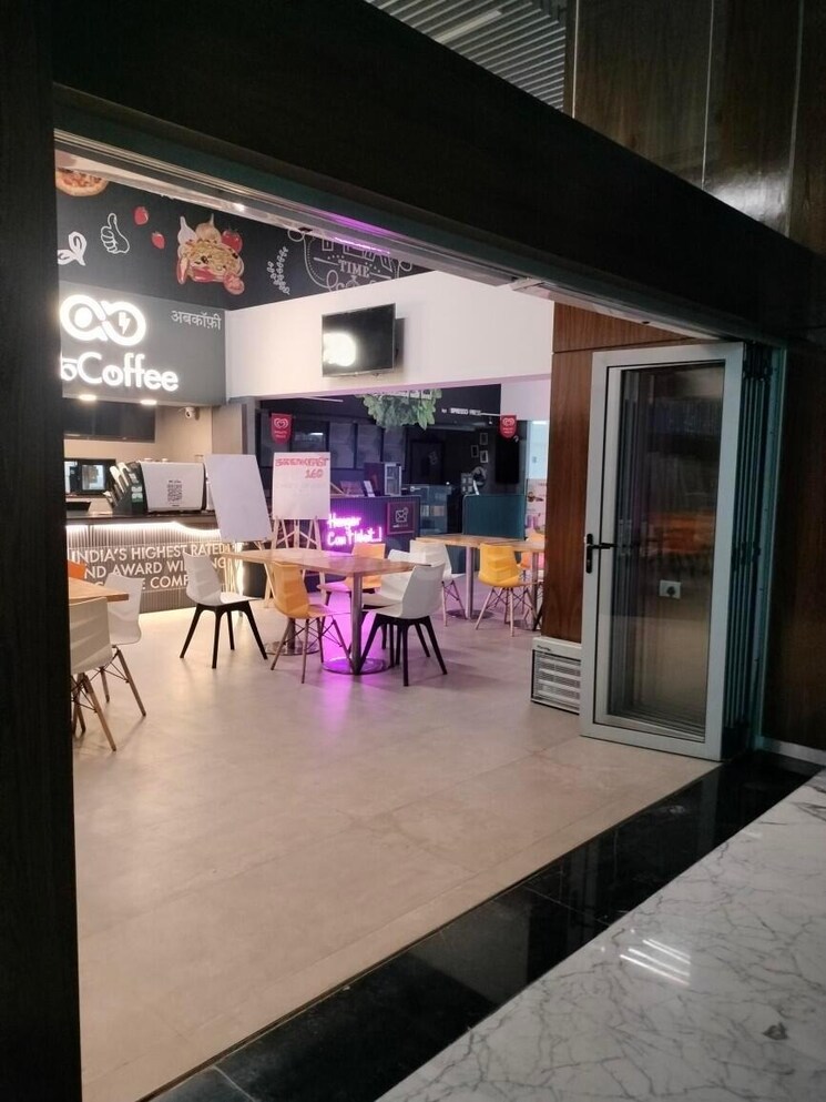  Parking, marathon-futurex Commercial Office Space 5000 Sq.Ft. In Lower Parel Mumbai 9005859