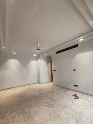 Room in 4 BHK Builder Floor at Greenwood City, Sector 40 – for Sale