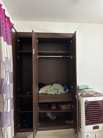 Furnished Amenities in 3 BHK Apartment at Supertech Emerald Court, Sector 93a – for Rent
