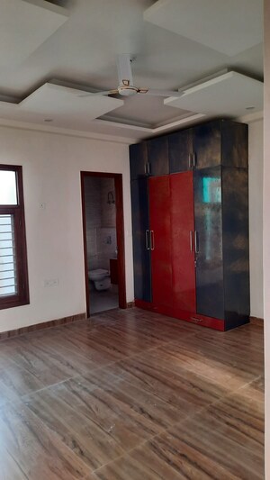 Building Lobby in 3 BHK Builder Floor at Parklands, Sector 85 – for Sale