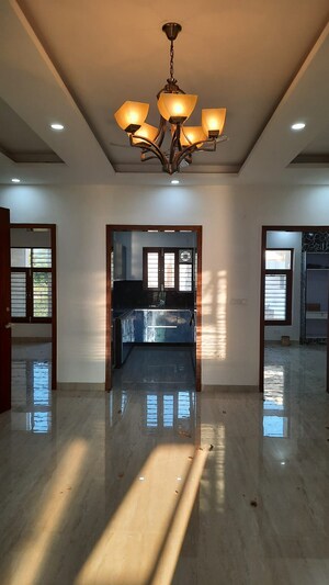 Room in 3 BHK Builder Floor at Parklands, Sector 85 – for Sale