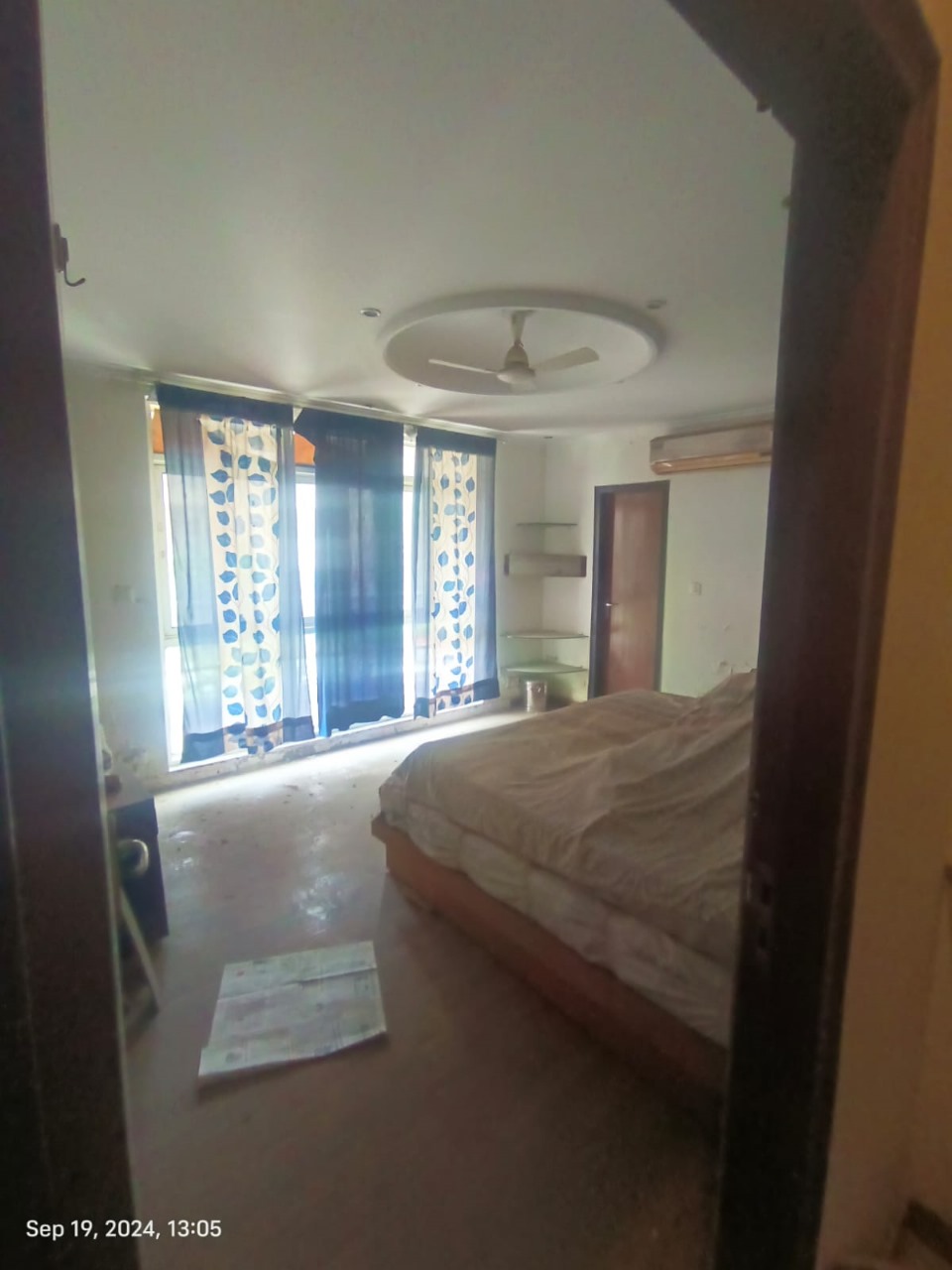 4 BHK + Pooja Room Apartment For Rent in Supertech Emerald Court