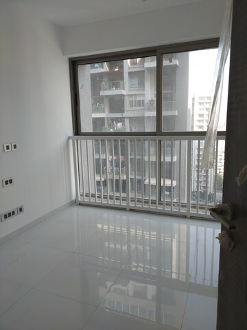 Room in 4 BHK Apartment at Kalyani Nagar – for Rent