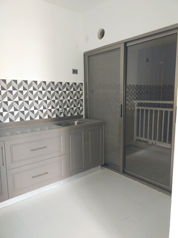 Furnished Amenities in 4 BHK Apartment at Kalyani Nagar – for Rent
