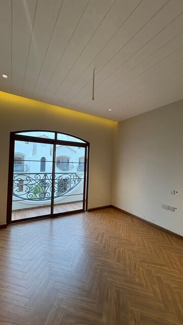 Room in 4 BHK Villa at Shalimar One World Valencia County, Malesemau – for Sale