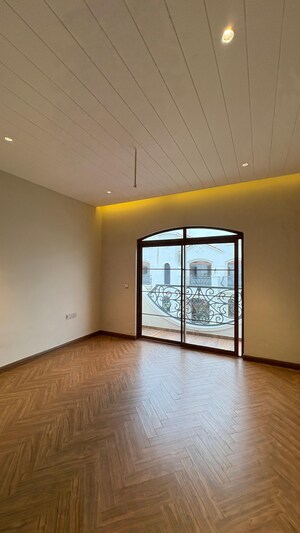 Room in 4 BHK Villa at Shalimar One World Valencia County, Malesemau – for Sale