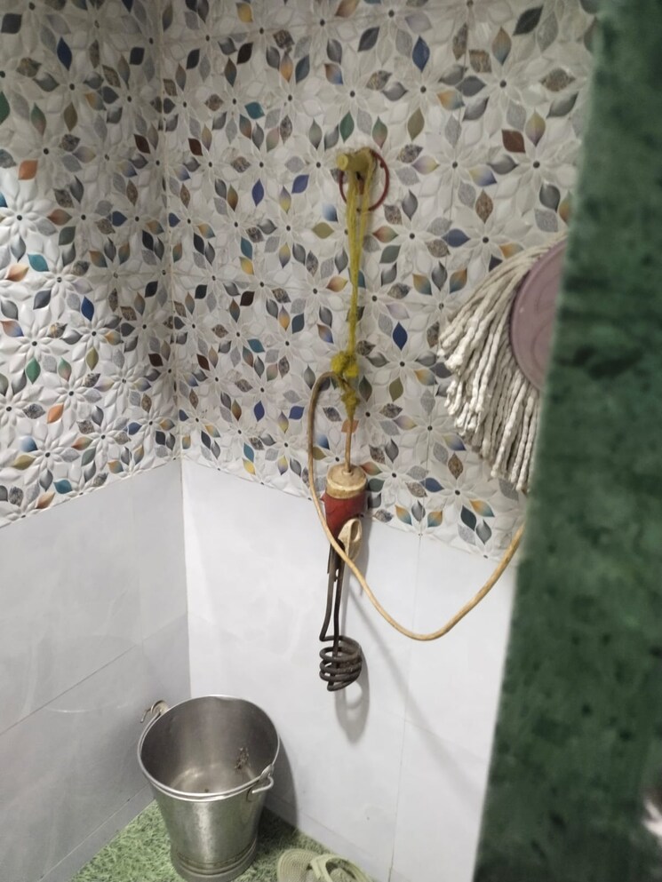 Bathroom, kamgar-nagar-chs-kurla-east 1 RK 400 Sq.Ft. Villa In Kurla East Mumbai 9005891